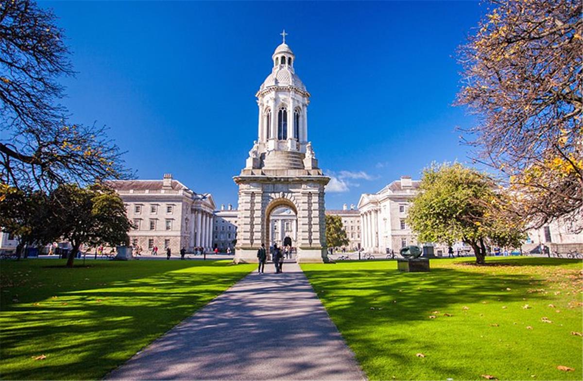 Trinity College y College Green